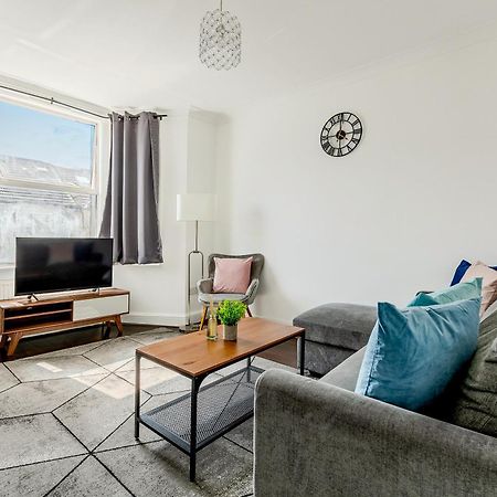 Bright 2Br Flat, Forest Gate, East London Bagian luar foto