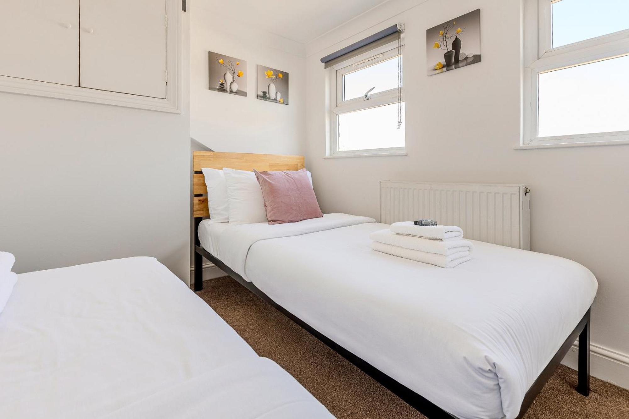 Bright 2Br Flat, Forest Gate, East London Bagian luar foto