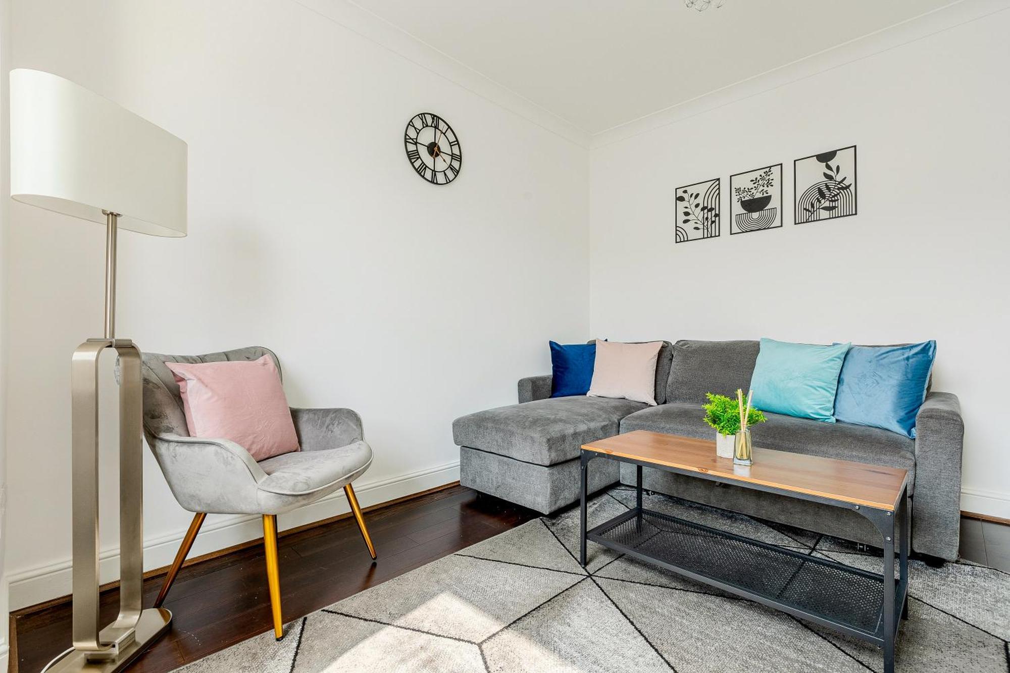 Bright 2Br Flat, Forest Gate, East London Bagian luar foto