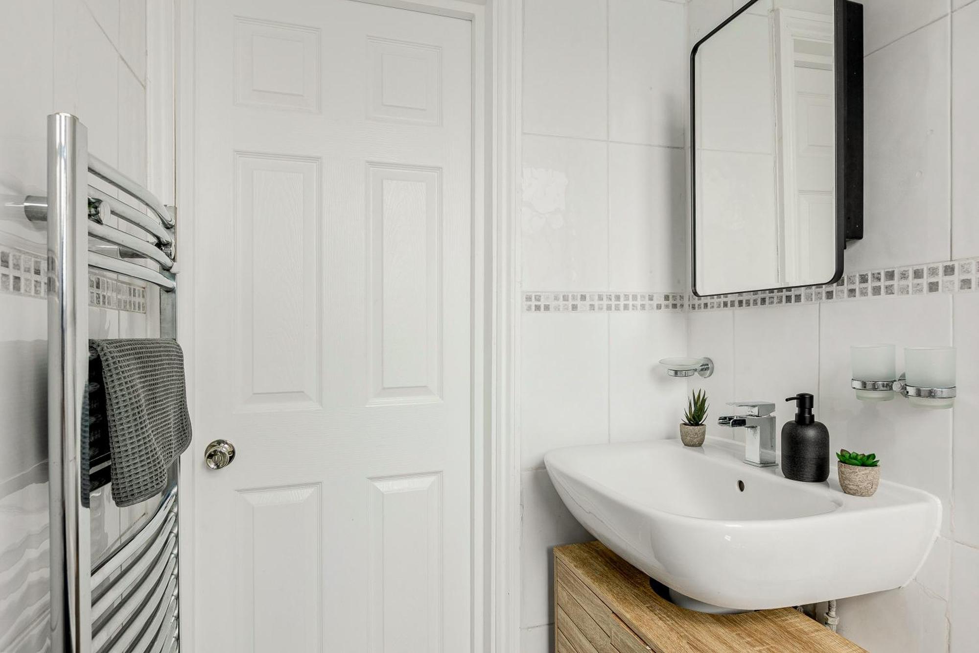 Bright 2Br Flat, Forest Gate, East London Bagian luar foto